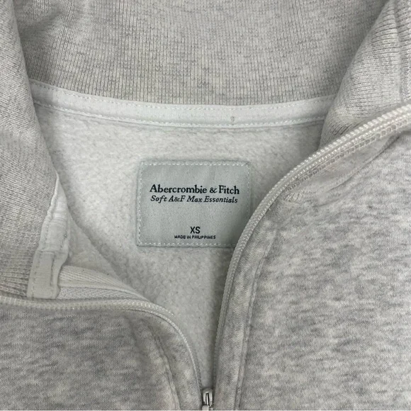 Abercrombie & Fitch Soft A&F Max Essentials Half-Zip Pullover Sweatshirt - Picture 4 of 7